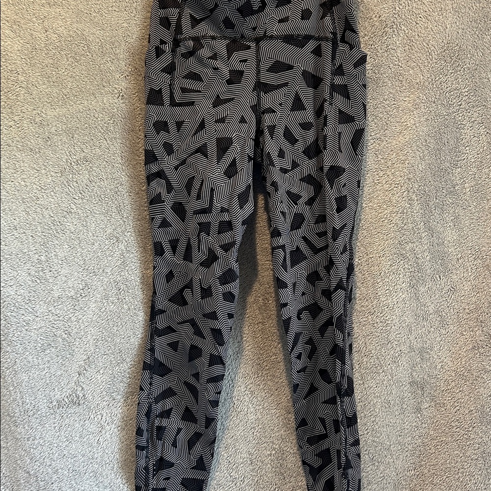 Lululemon Black and White Geometric Leggings